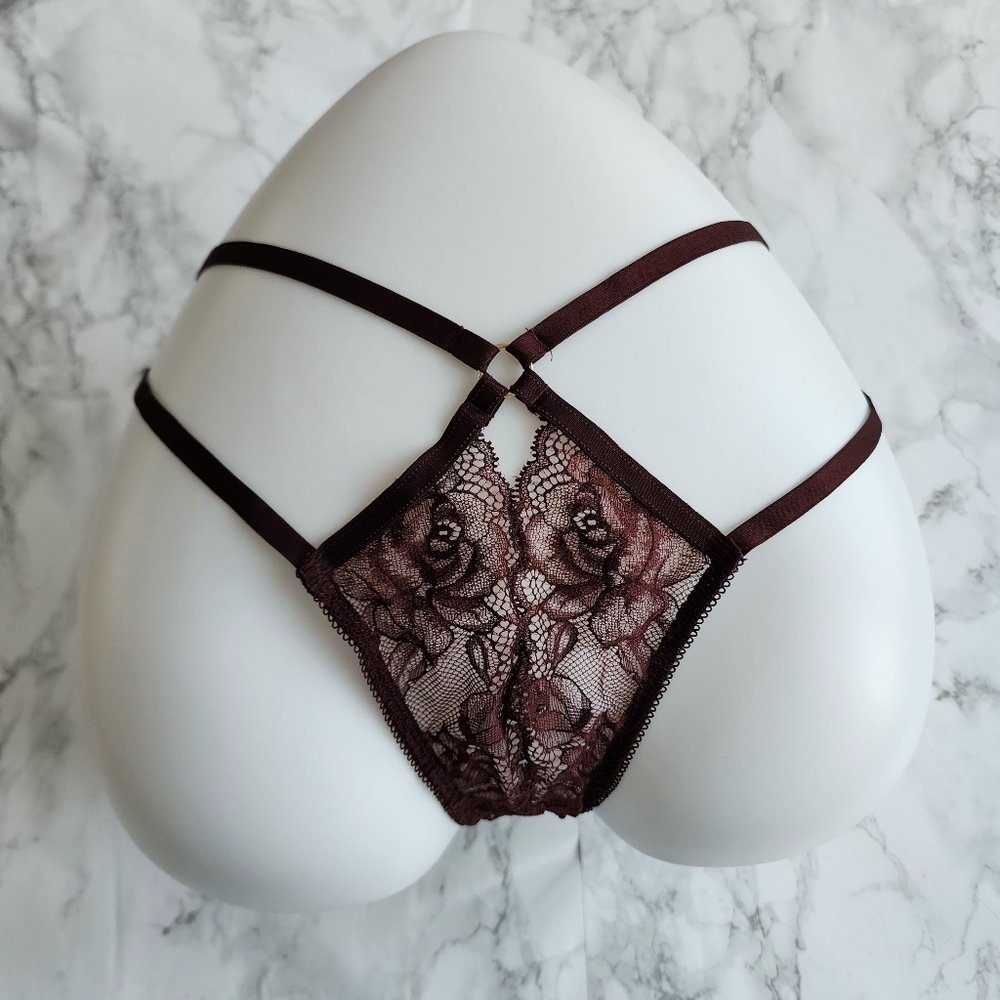 VICTORIA SECRET Lace Crotchless Strappy Thong Panty Underwear